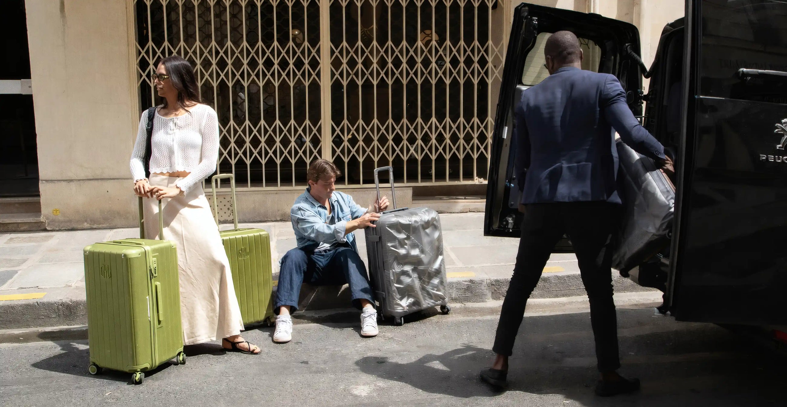 Couple avec valises GYL sapin et argent garantie a vie