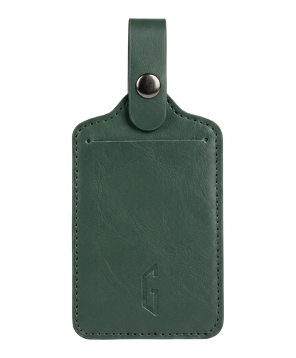 Etiquette de bagage GYL en cuir coloris vert sapin, porte-adresse avec logo G embosse et bouton pression metallique
