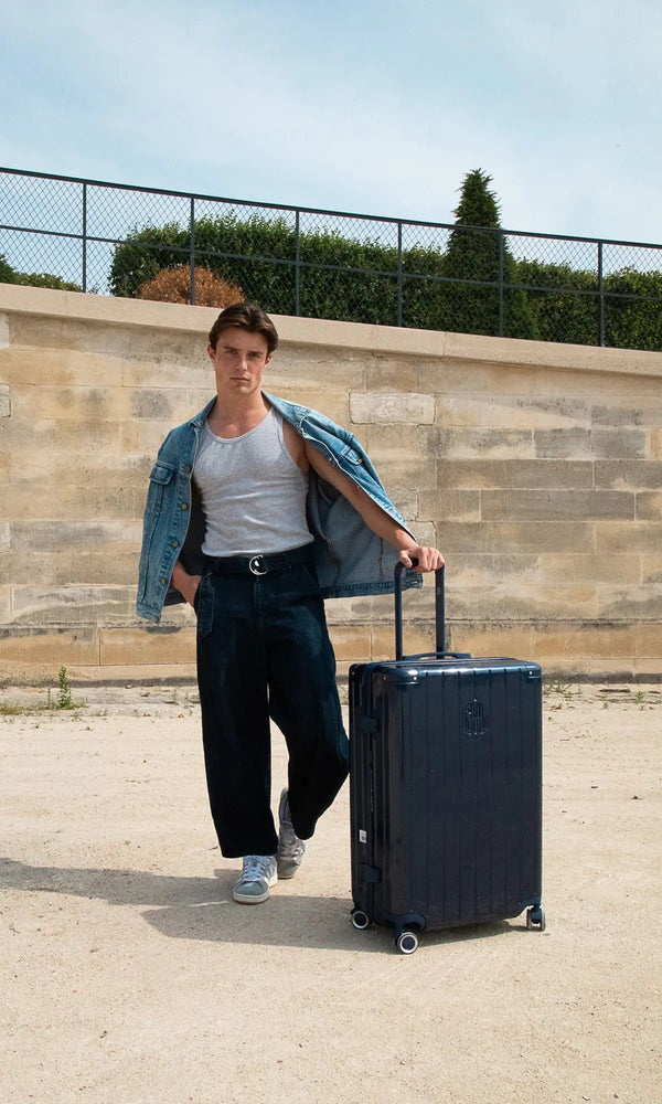 Medium suitcases