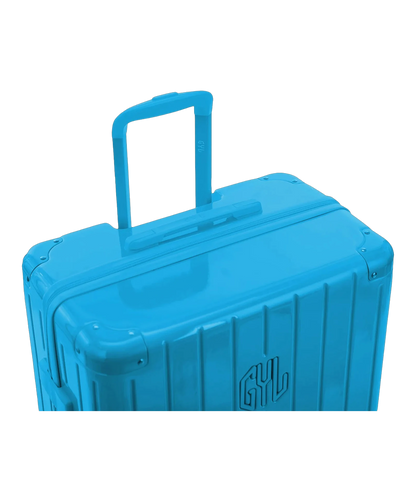 Roue double 360 de la valise GYL Intemporelle menthe avec gravure du logo sur le moyeu