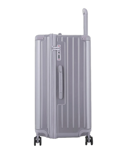 Cote de la valise trunk GYL L argent avec serrure TSA integree